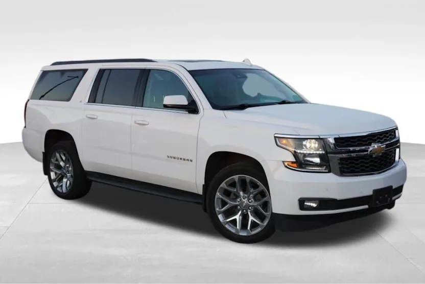 2018 Chevrolet Suburban LT photo 1