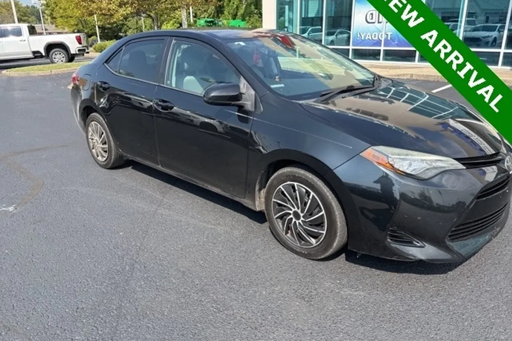 2017 Toyota Corolla L photo 1