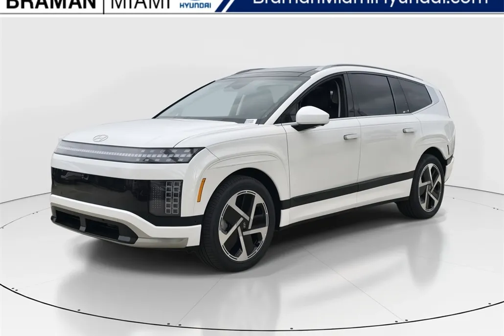 2026 Hyundai Ioniq photo 1