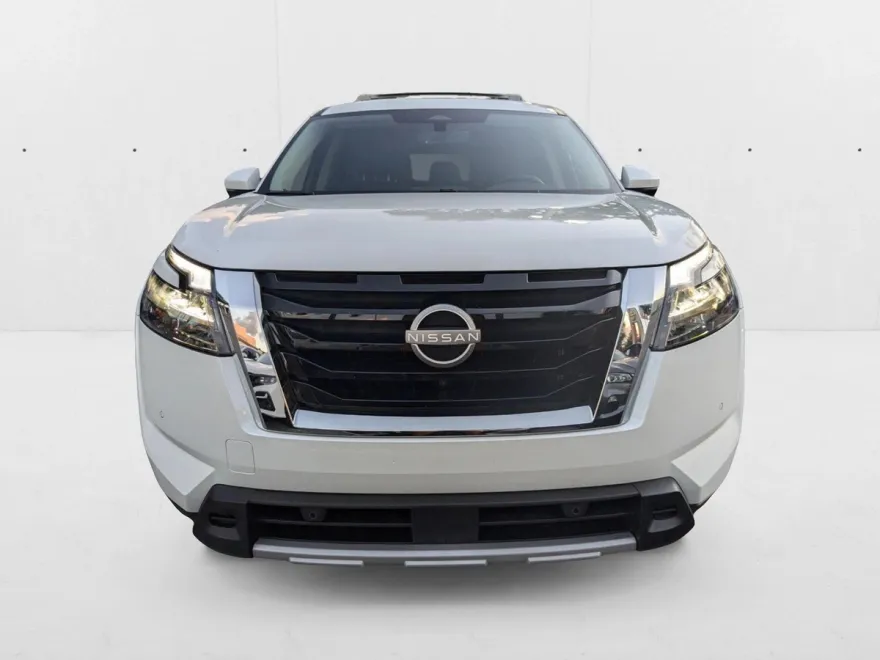 2025 Nissan Pathfinder SL photo 1