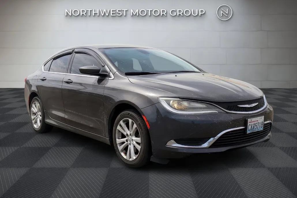 2016 Chrysler 200 Limited photo 1