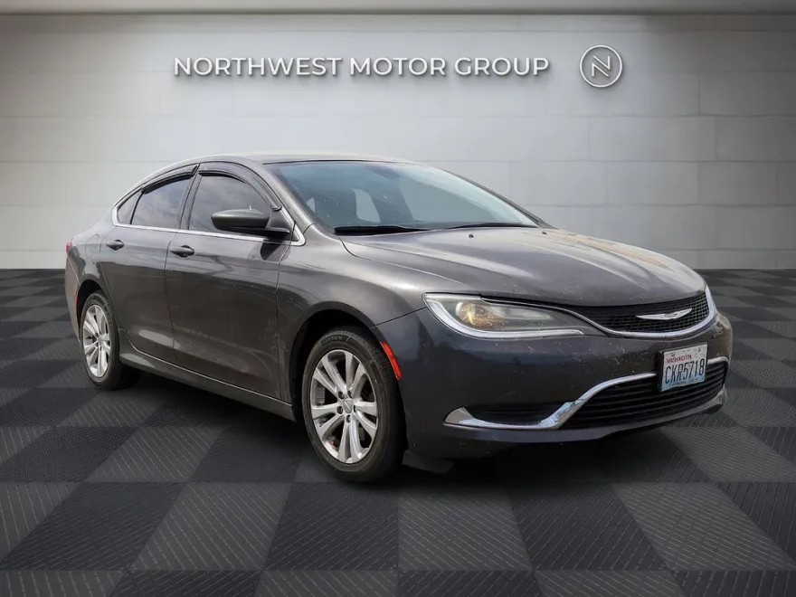 2016 Chrysler 200 Limited photo 1