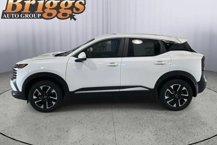2025 Nissan Kicks SV photo 1