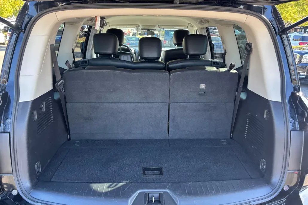 2021 Nissan Armada SV photo 1