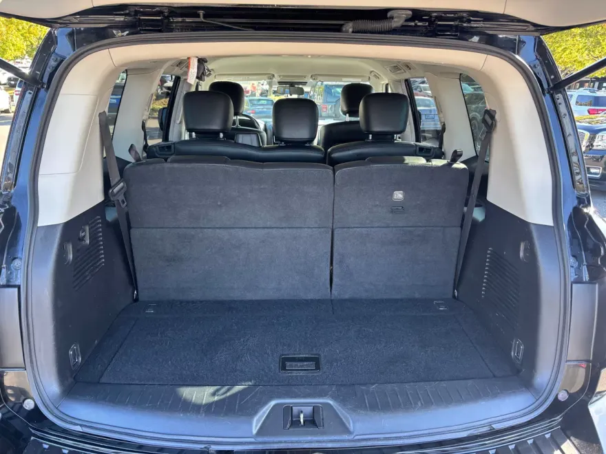 2021 Nissan Armada SV photo 1