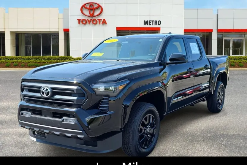 2025 Toyota Tacoma SR5 photo 1