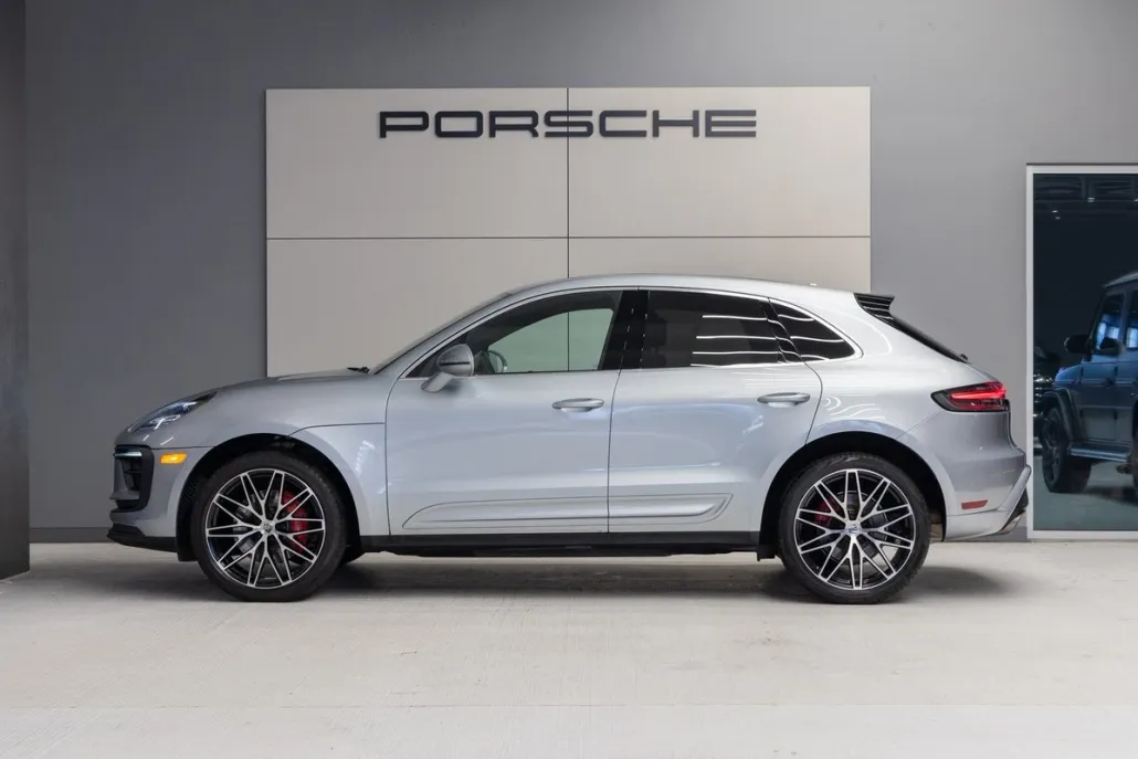 2022 Porsche Macan S photo 1