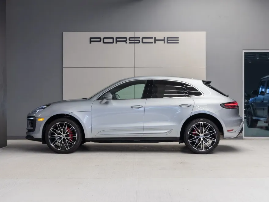 2022 Porsche Macan S photo 1