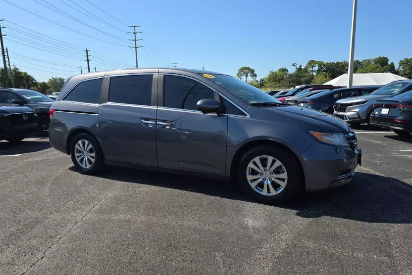 2016 Honda Odyssey EX-L photo 1