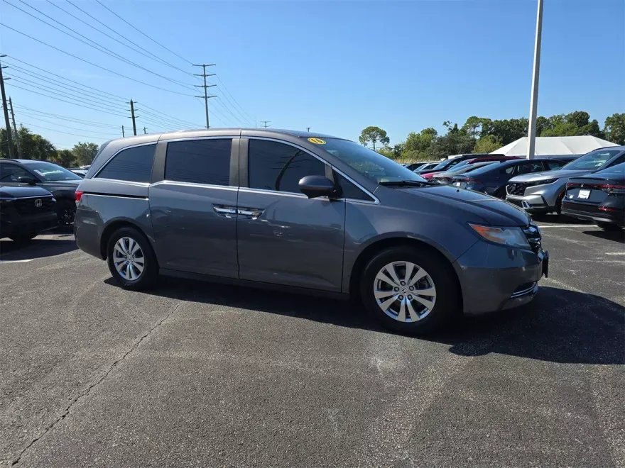 2016 Honda Odyssey EX-L photo 1