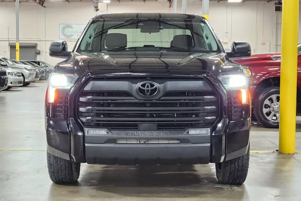 2023 Toyota Tundra SR5 photo 1
