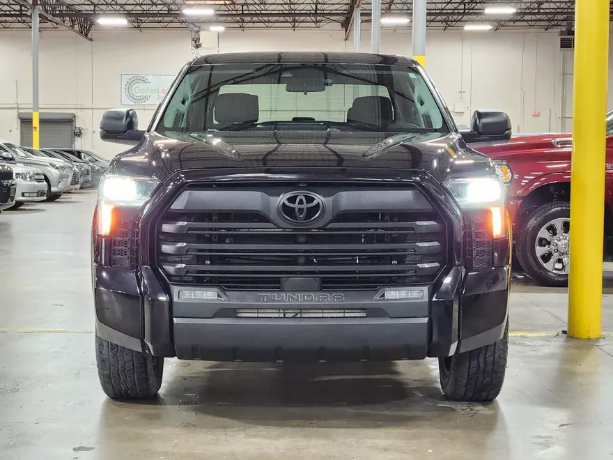 2023 Toyota Tundra SR5 photo 1