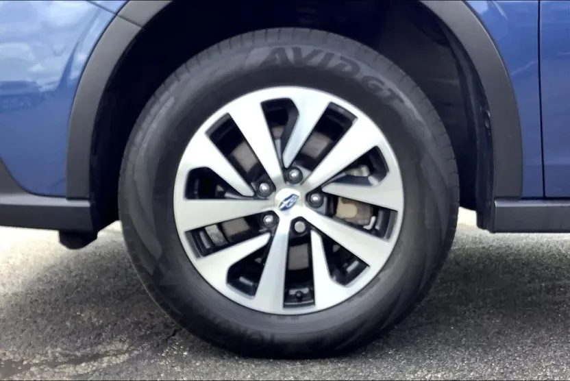 2022 Subaru Outback Premium photo 1