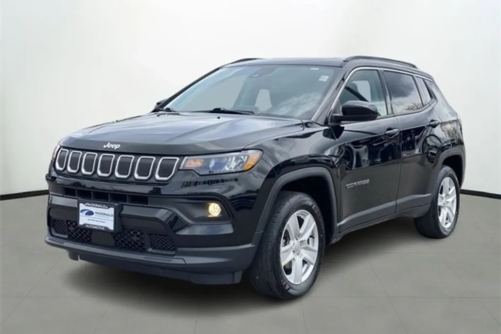 2022 Jeep Compass Latitude photo 1