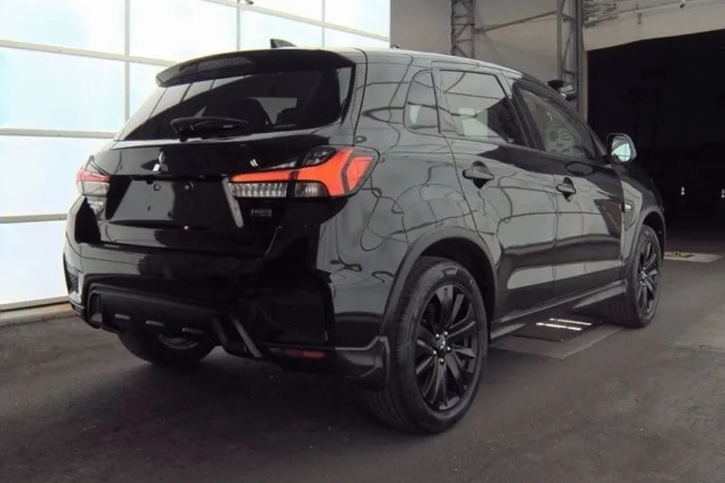 2022 Mitsubishi Outlander Sport LE photo 1