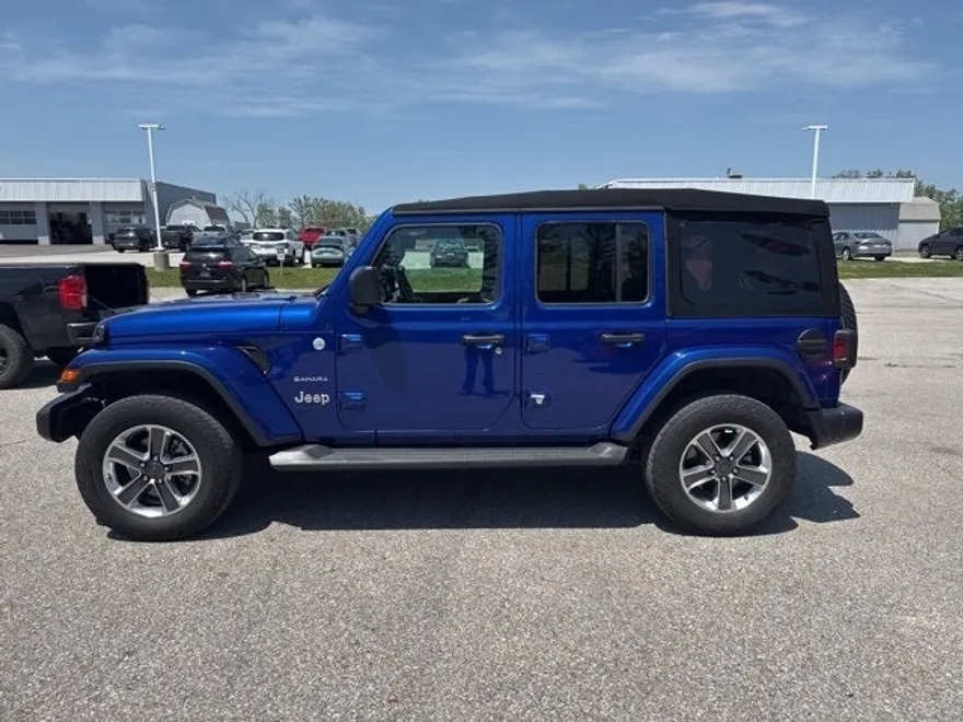 2020 Jeep Wrangler Unlimited Sahara photo 1