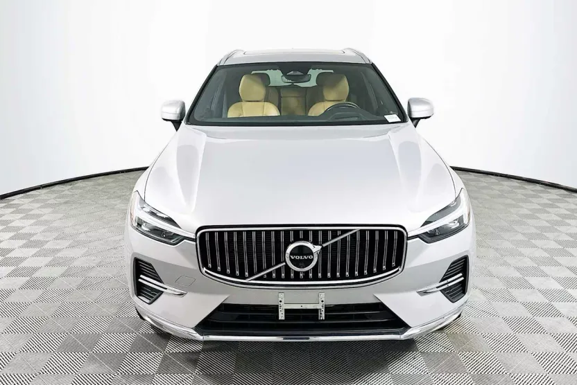 2022 Volvo XC60 Inscription photo 1