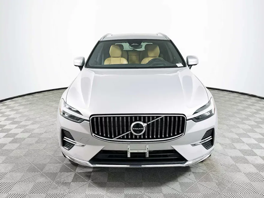 2022 Volvo XC60 Inscription photo 1
