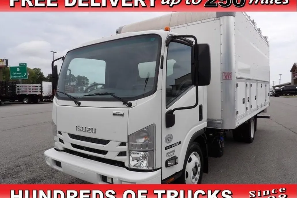 2020 Isuzu NRR photo 1