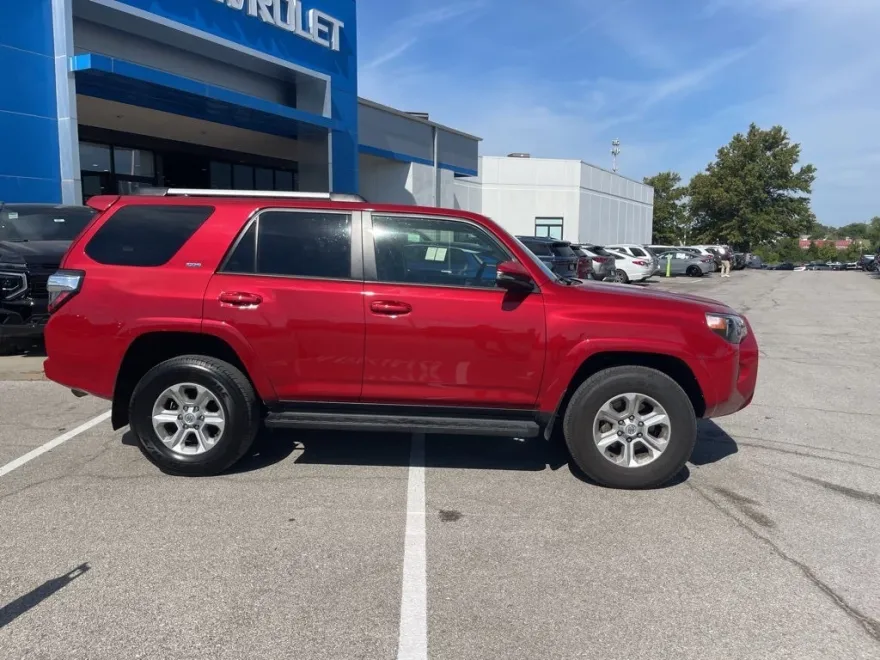 2024 Toyota 4Runner SR5 Premium photo 1