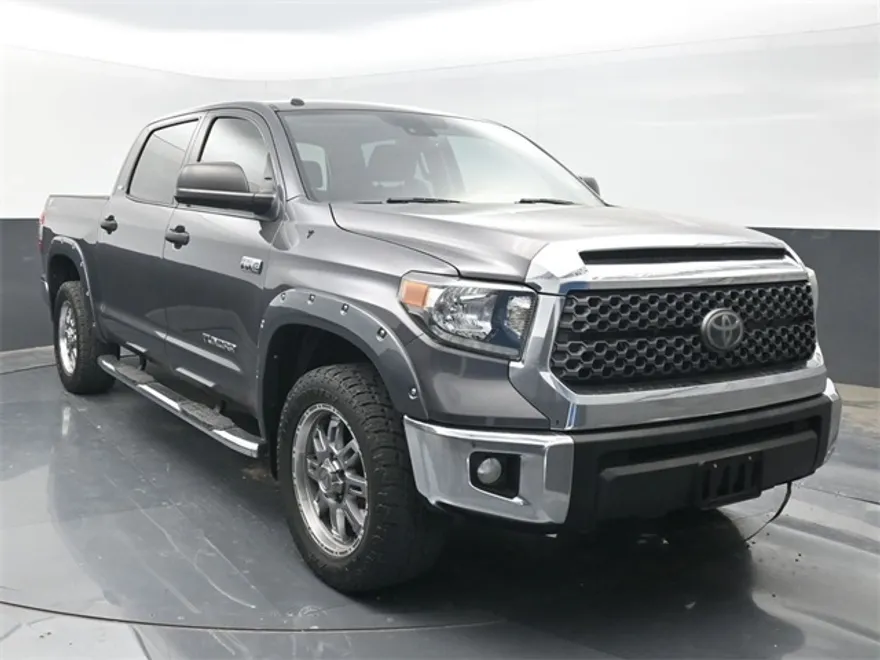 2018 Toyota Tundra SR5 CrewMax photo 1
