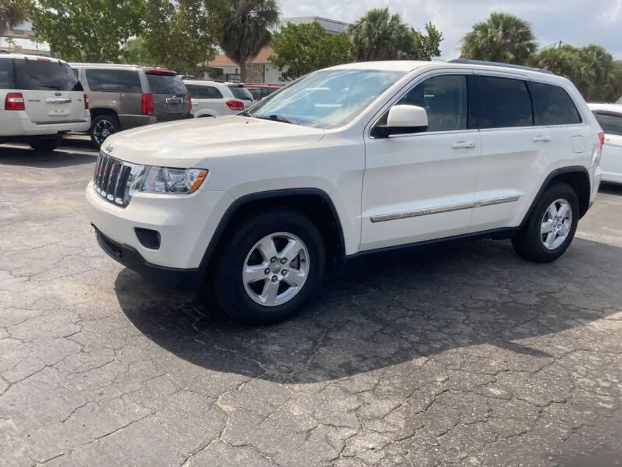 2012 Jeep Grand Cherokee Laredo photo 1