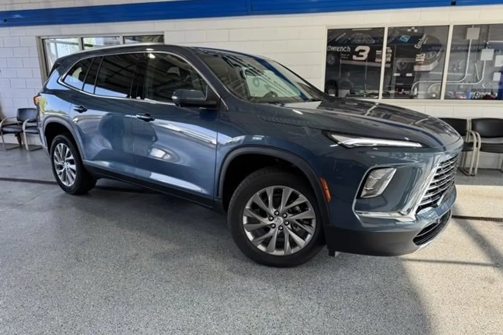 2026 Buick Enclave Preferred photo 1