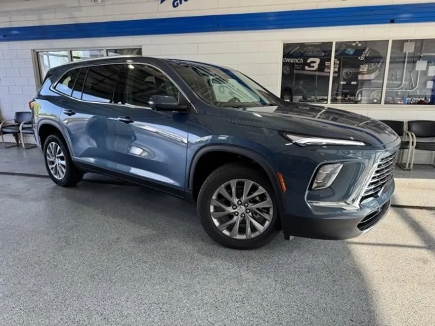 2026 Buick Enclave Preferred photo 1