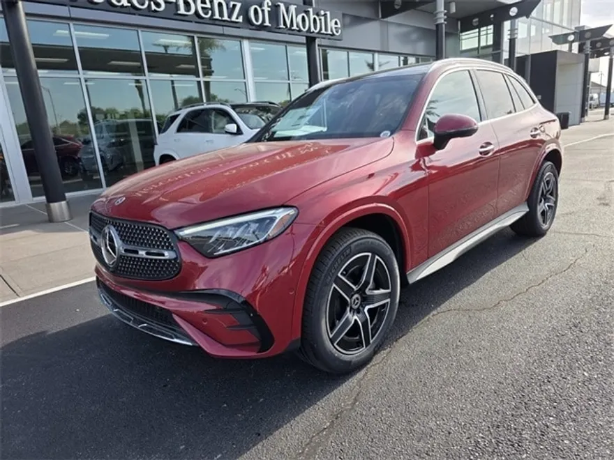 2025 Mercedes Benz GLC 300 photo 2