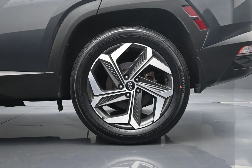 2022 Hyundai Tucson SEL photo 1
