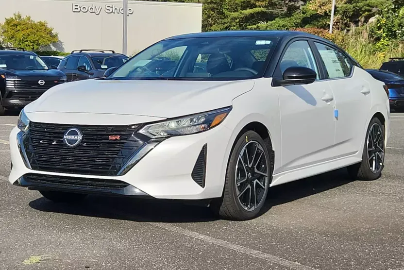 2025 Nissan Sentra SR photo 1