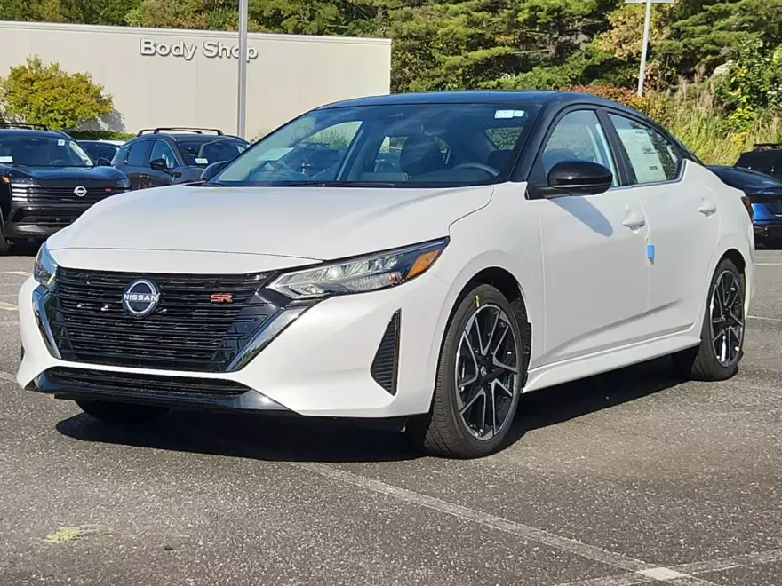 2025 Nissan Sentra SR photo 1
