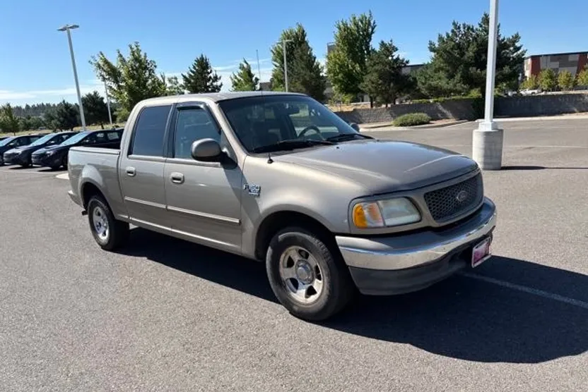 2003 Ford F-150 XLT photo 1