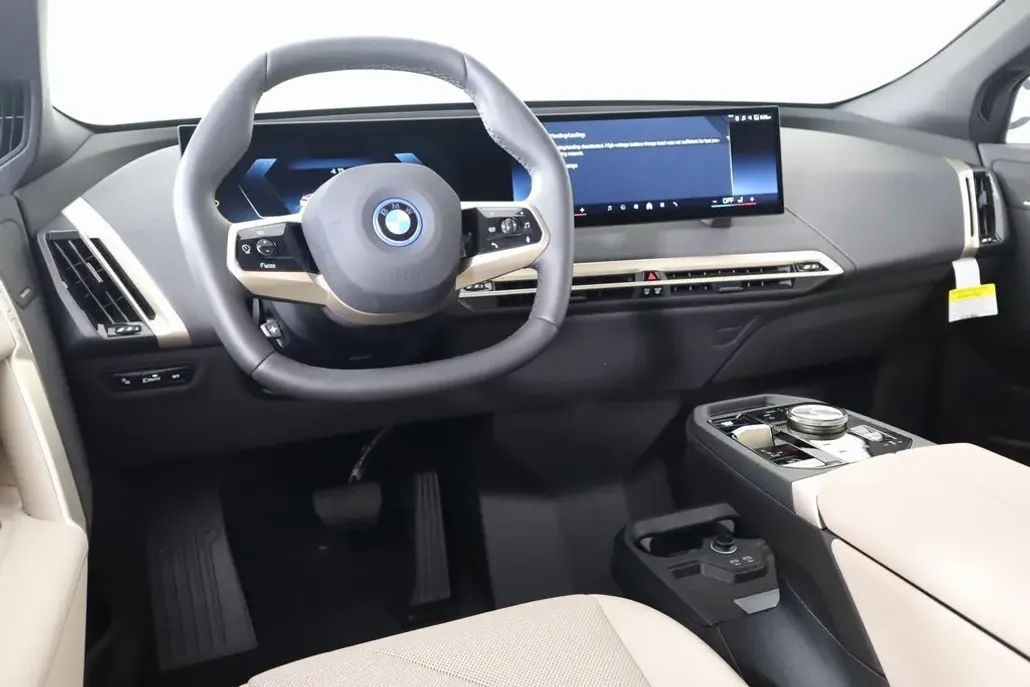 2025 Bmw iX photo 1