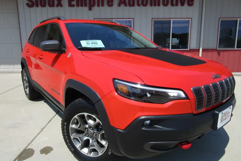 2021 Jeep Cherokee Trailhawk photo 1