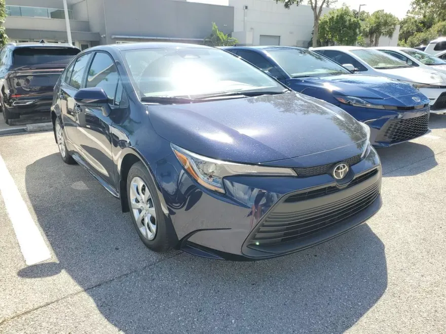 2026 Toyota Corolla LE photo 1