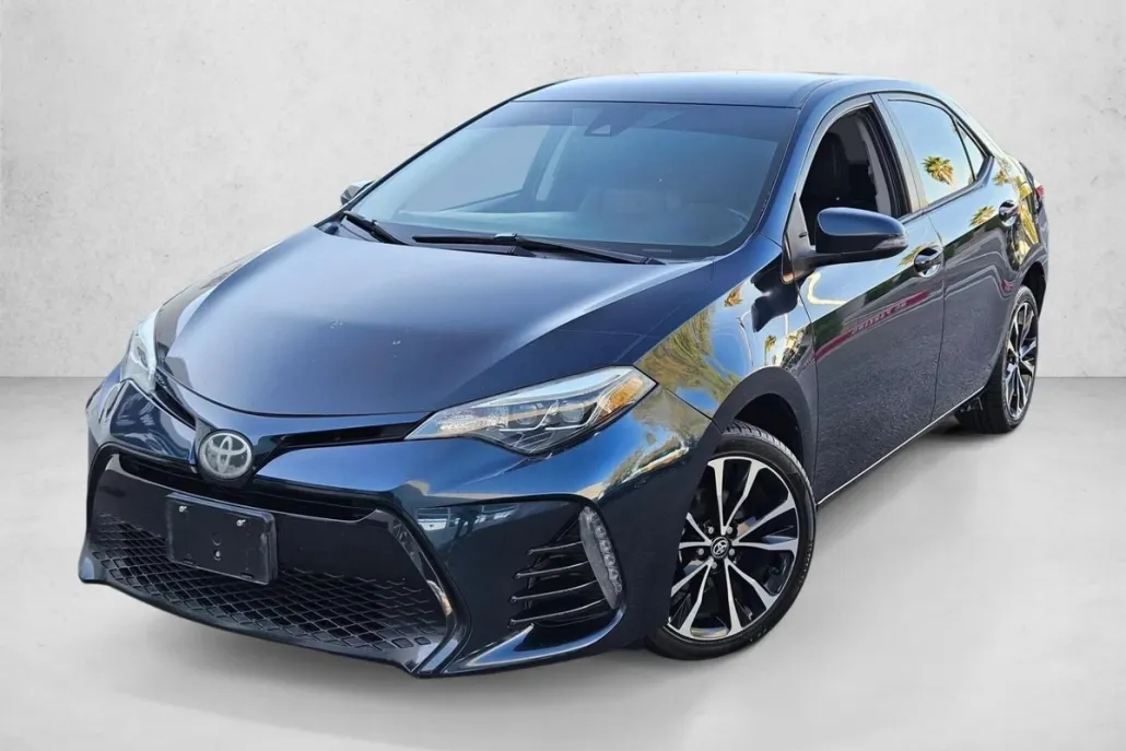 2018 Toyota Corolla SE photo 1