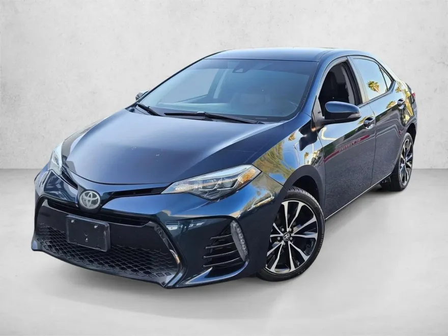 2018 Toyota Corolla SE photo 1