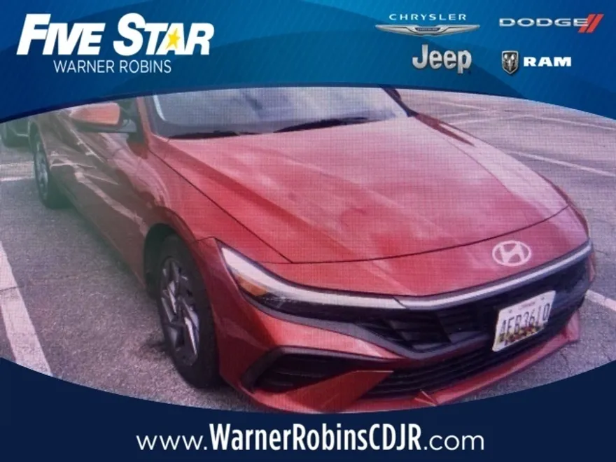 2024 Hyundai Elantra SEL photo 1