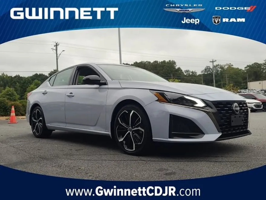 2024 Nissan Altima 2.5 SR photo 1