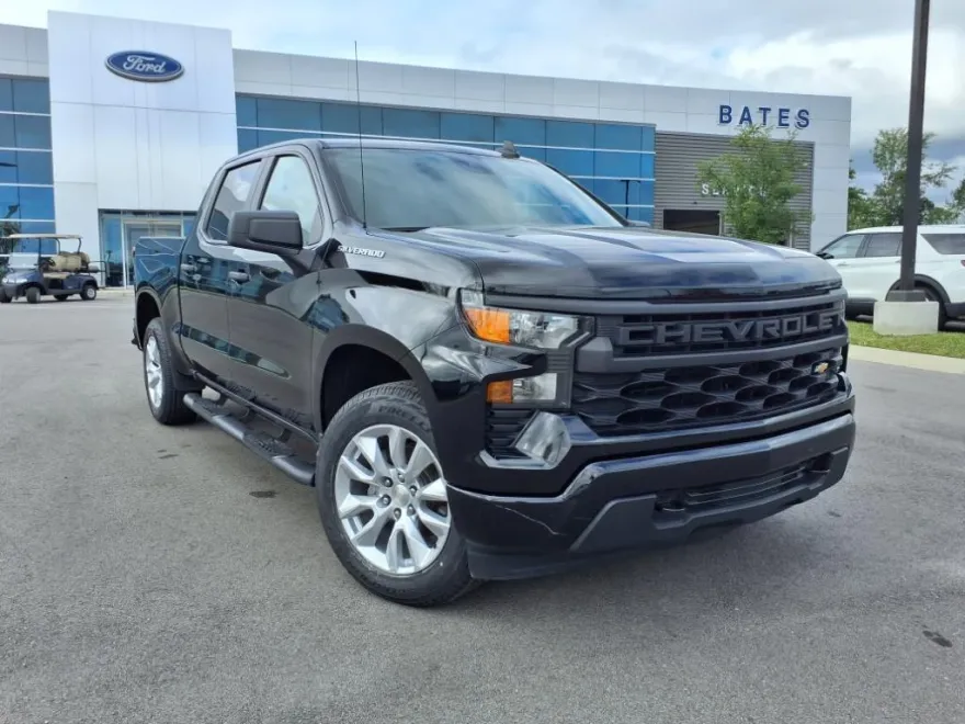 2022 Chevrolet Silverado 1500 Custom photo 1