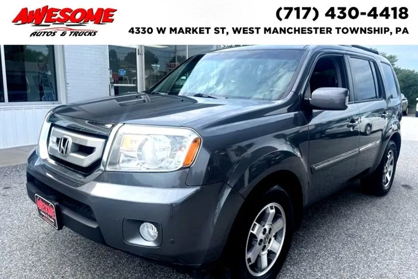 2011 Honda Pilot Touring photo 1