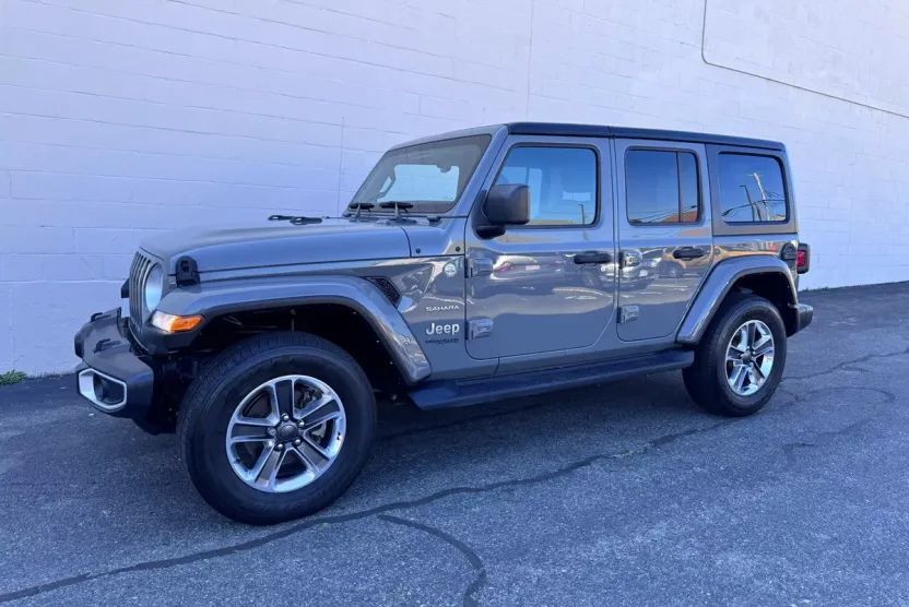 2021 Jeep Wrangler Unlimited Sahara photo 1