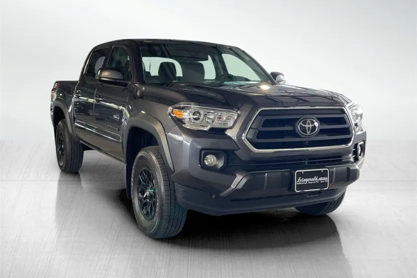 2023 Toyota Tacoma SR5 V6 photo 1