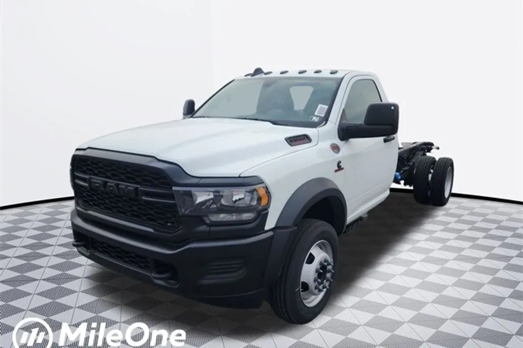 2024 Ram 5500 Tradesman SLT photo 1
