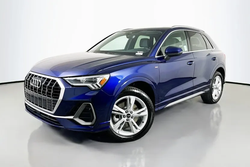 2023 Audi Q3 S line Premium Plus photo 1