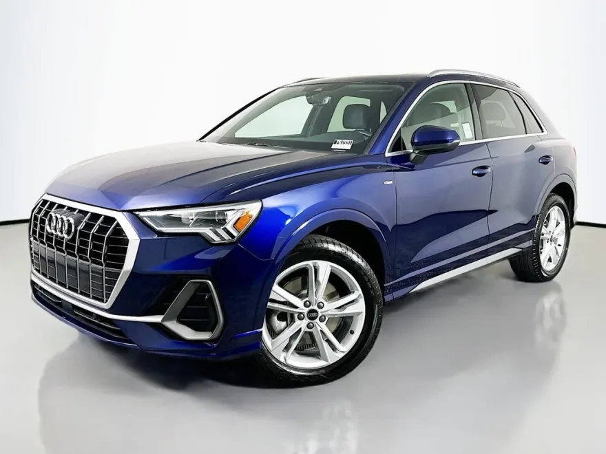 2023 Audi Q3 S line Premium Plus photo 1