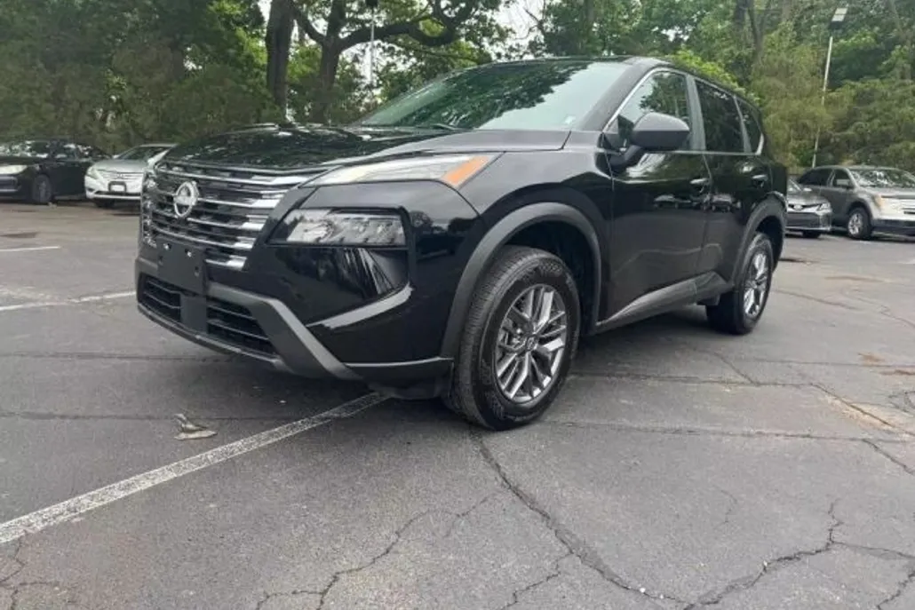 2024 Nissan Rogue S photo 1