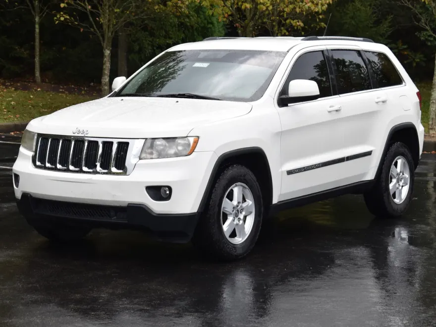 2011 Jeep Grand Cherokee Laredo photo 1