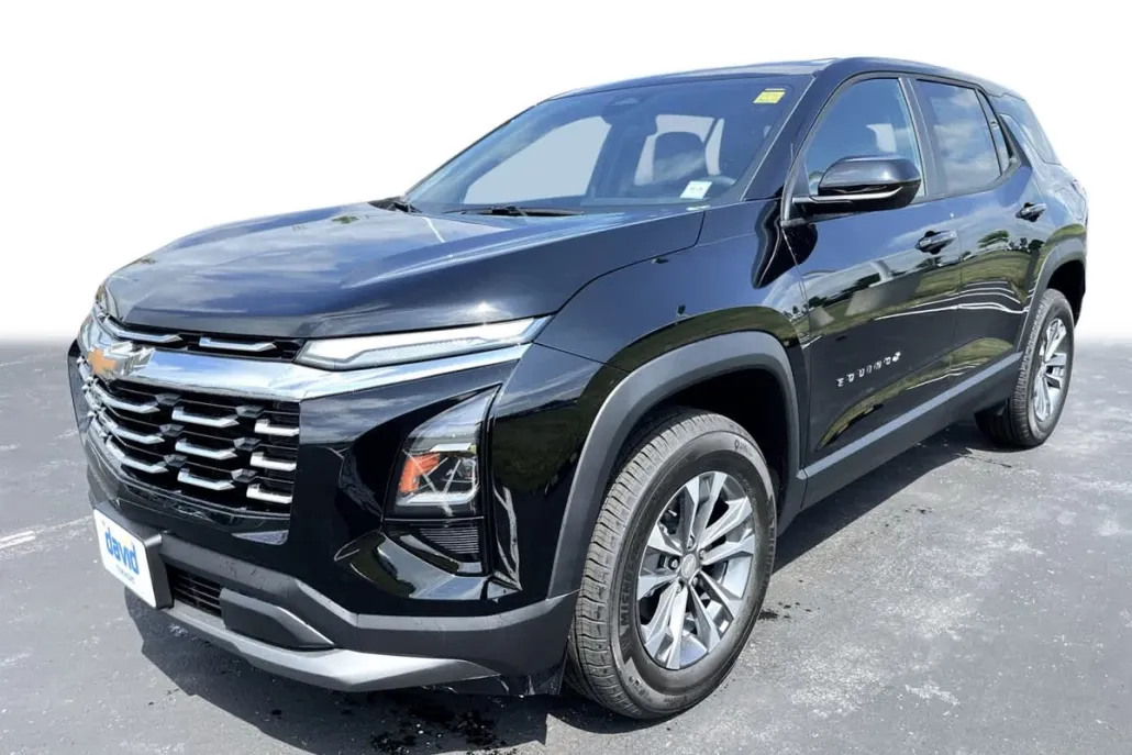 2026 Chevrolet Equinox LT photo 1